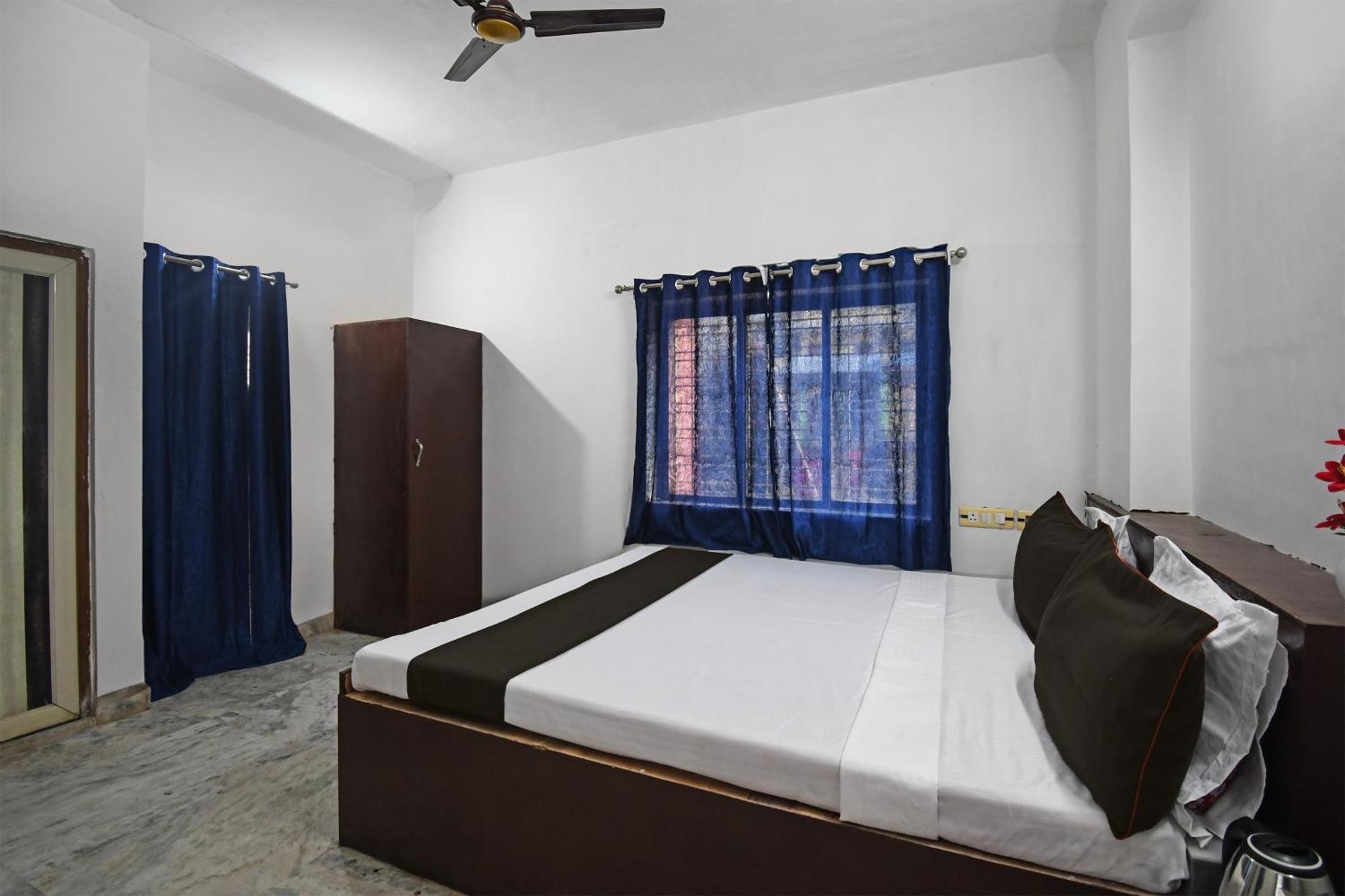 Oyo Hotel Chinar Park Calcuta Exterior foto