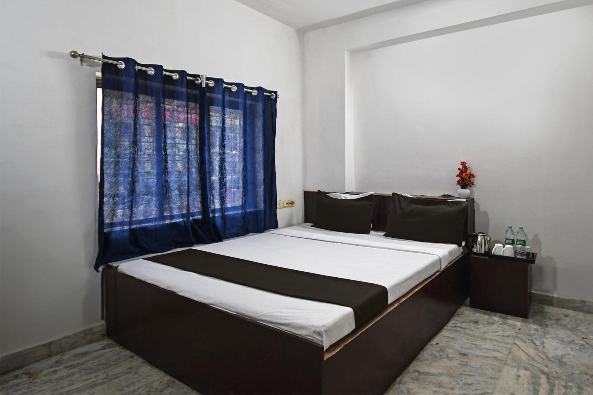 Oyo Hotel Chinar Park Calcuta Exterior foto