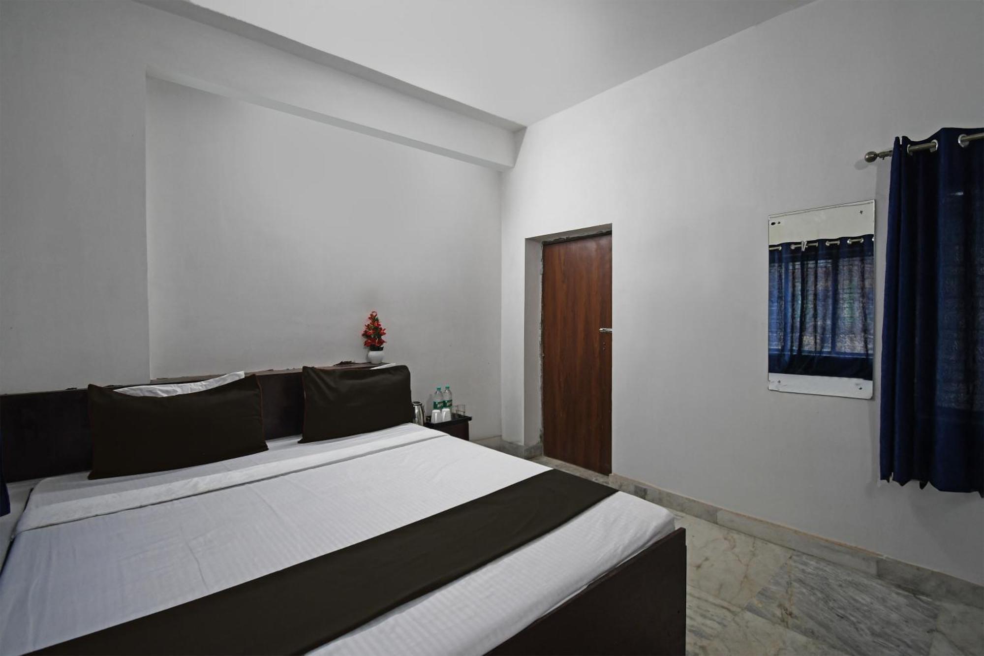 Oyo Hotel Chinar Park Calcuta Exterior foto