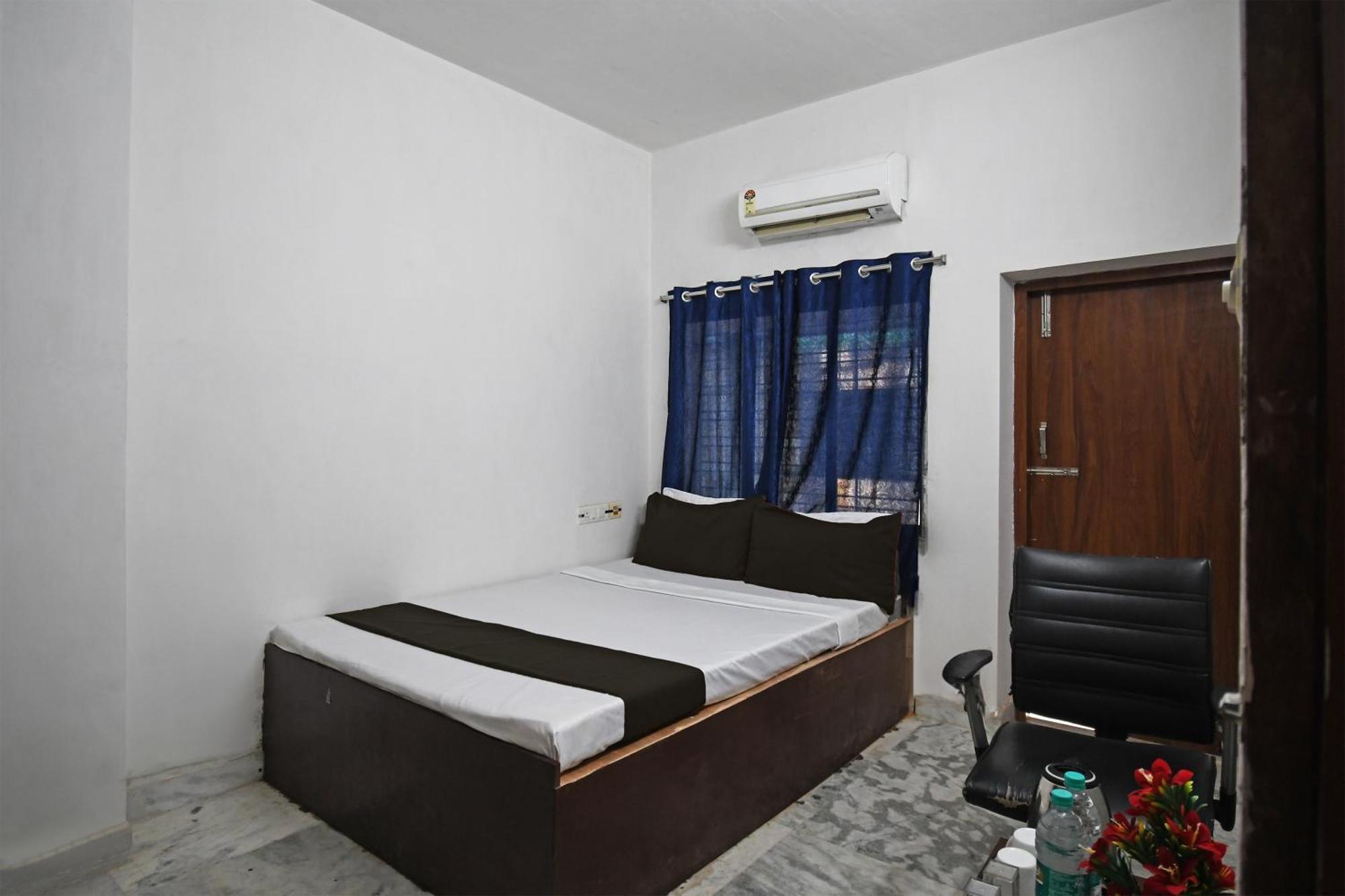 Oyo Hotel Chinar Park Calcuta Exterior foto