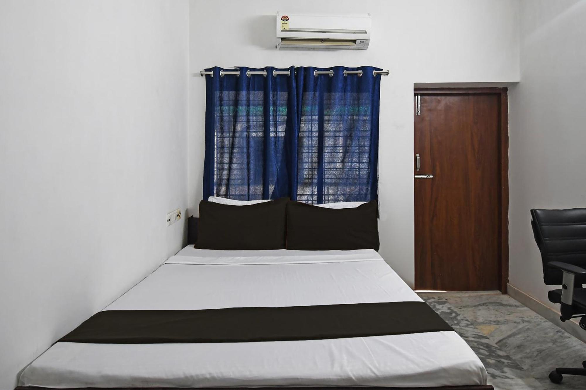 Oyo Hotel Chinar Park Calcuta Exterior foto