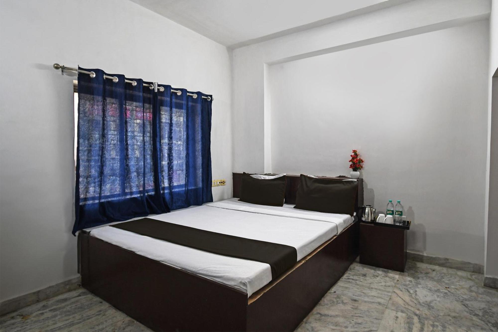 Oyo Hotel Chinar Park Calcuta Exterior foto