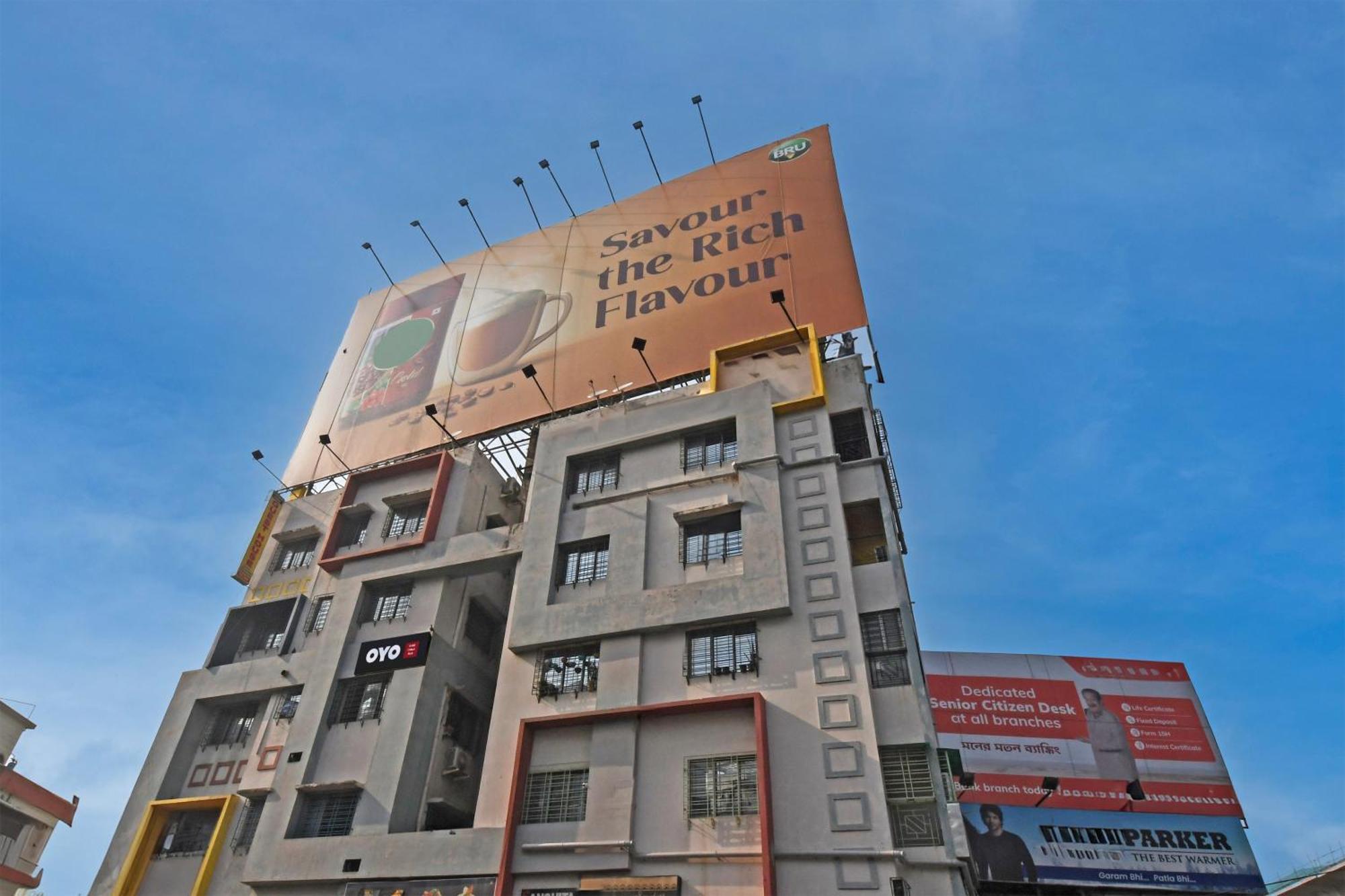 Oyo Hotel Chinar Park Calcuta Exterior foto